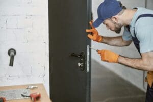 Wat kost een slotenmaker in Tremelo voor spoedservice?