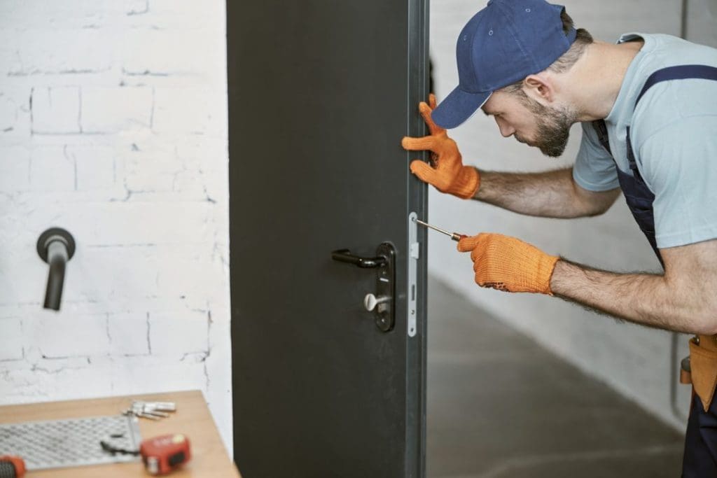 Wat kost een slotenmaker in Tremelo voor spoedservice?